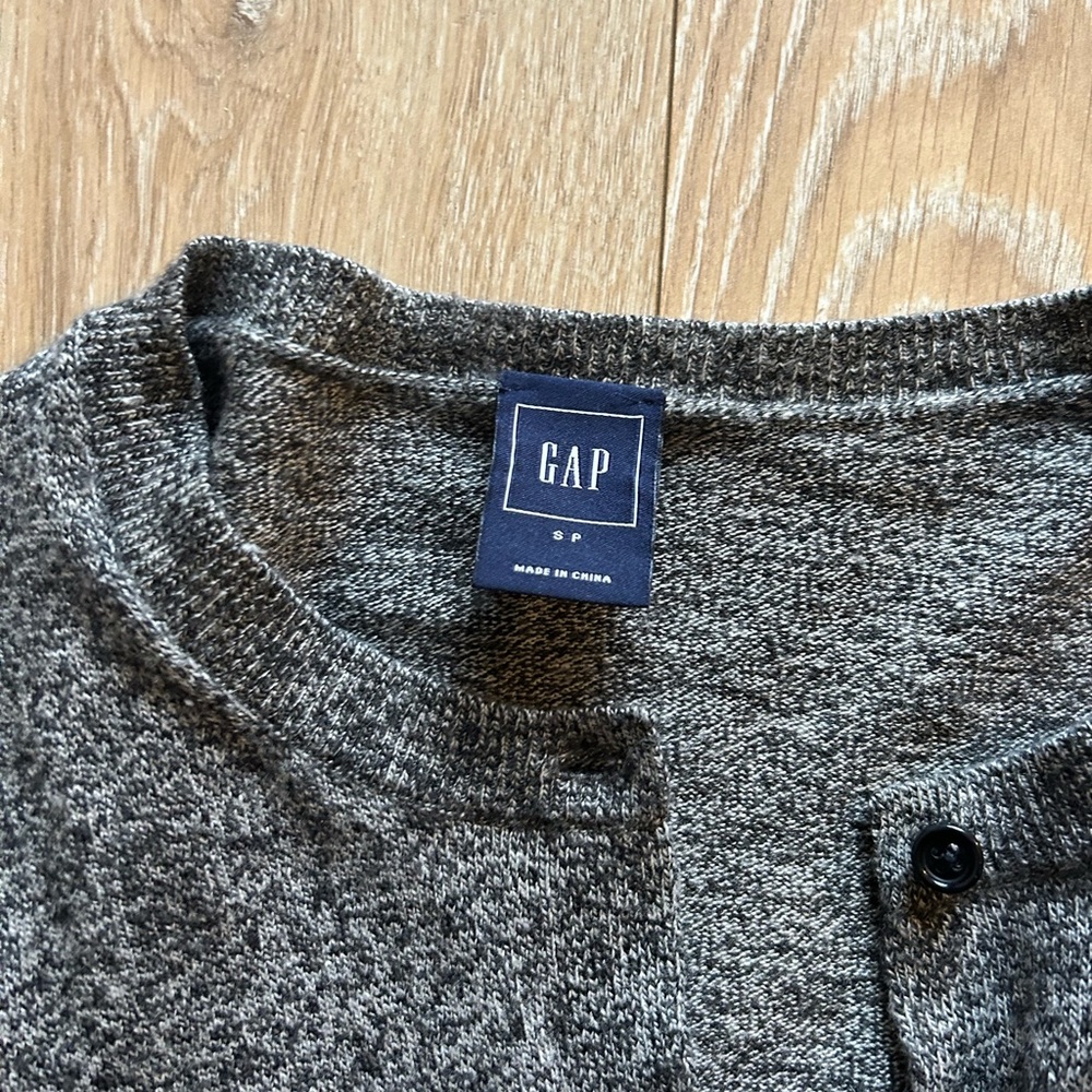Gap Cardigan - Picture 3 of 5